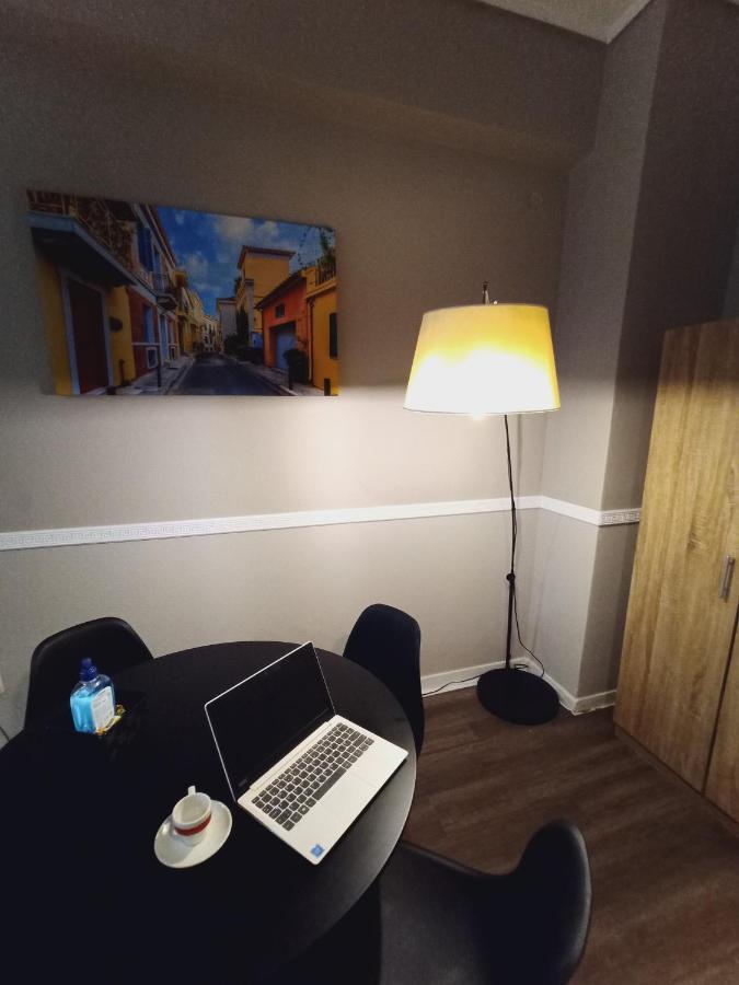 Ermou & Athinas Suites In Monastiraki Atene Esterno foto
