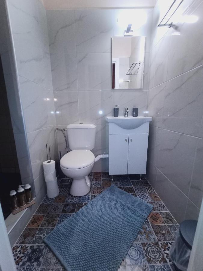 Ermou & Athinas Suites In Monastiraki Atene Esterno foto