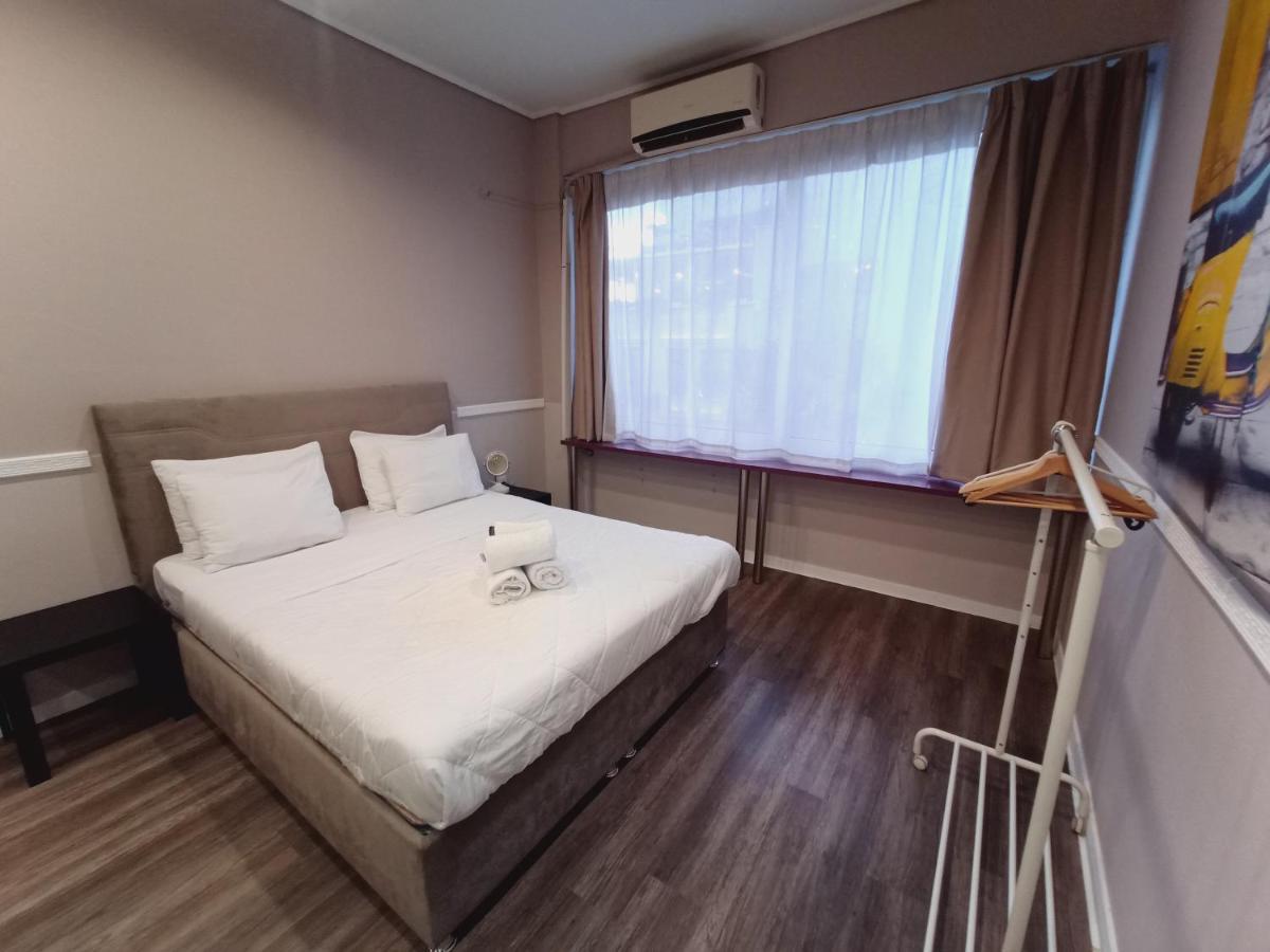 Ermou & Athinas Suites In Monastiraki Atene Esterno foto