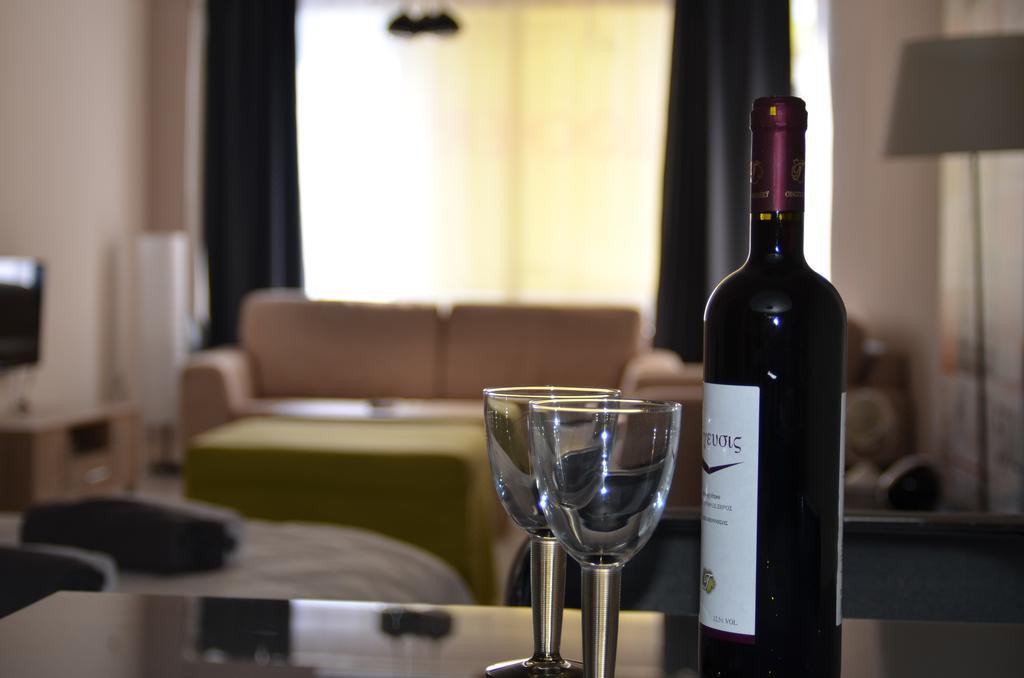 Ermou & Athinas Suites In Monastiraki Atene Esterno foto